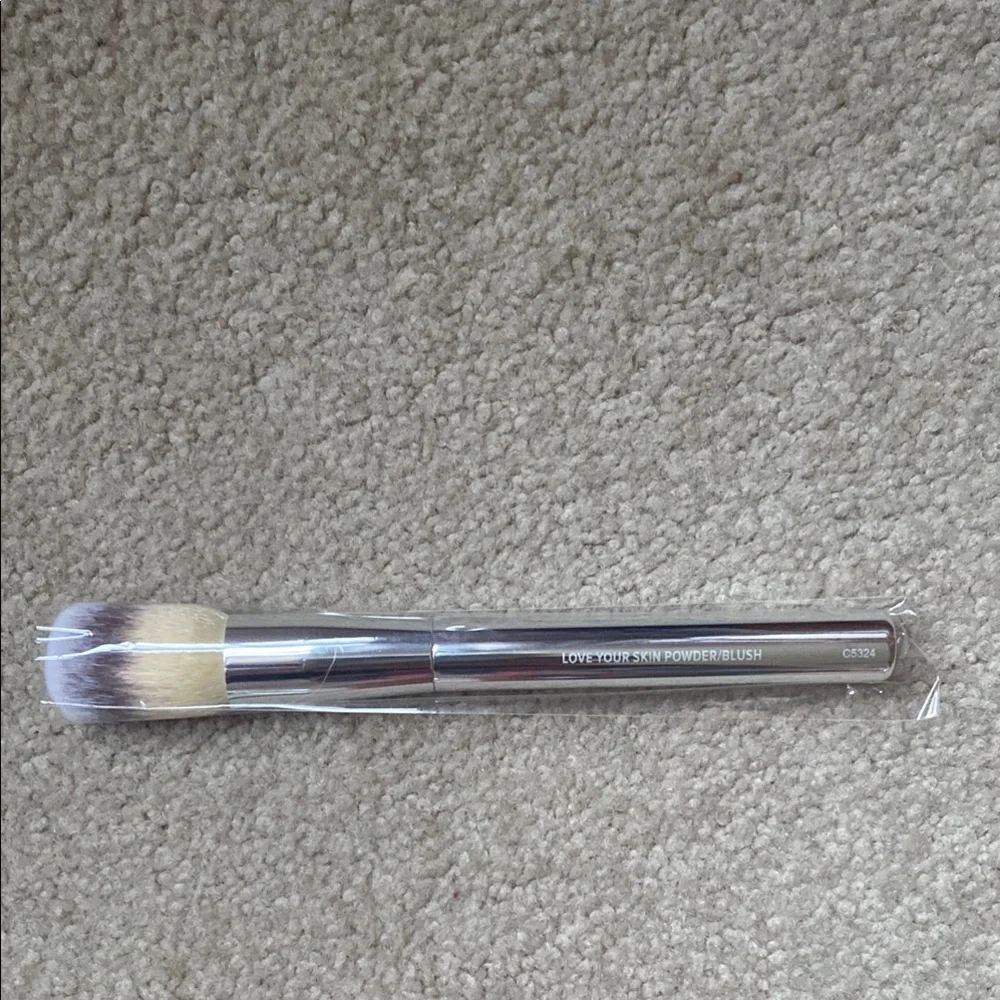 it cosmetics chic metallic